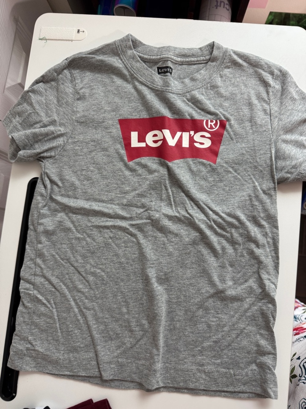 Levi's Kids Gray Logo T‑Shirt with Red Graphic